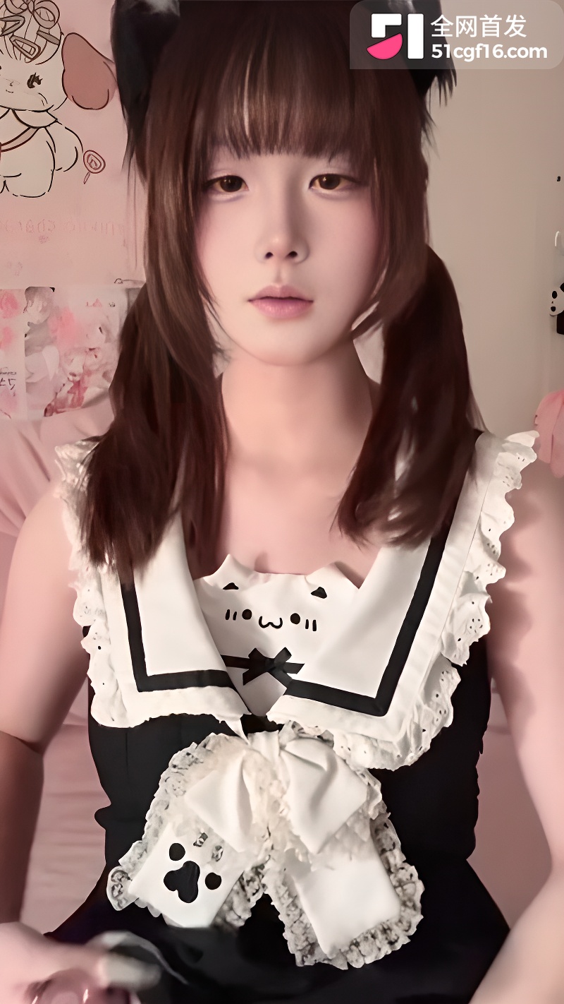 颜值极品双马尾JK制服自慰 2