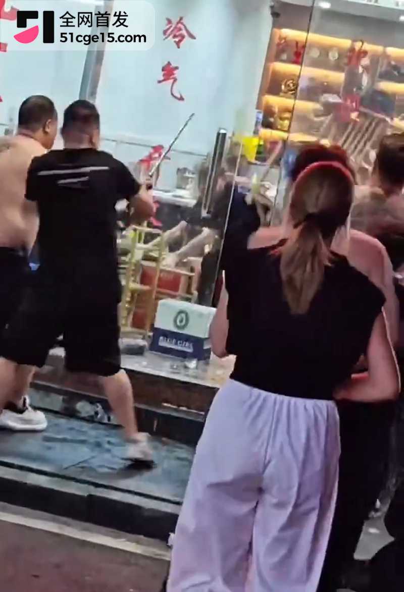 饭店酒后群殴视频流出 3 拷贝