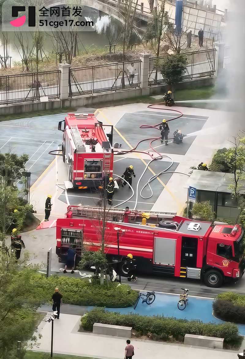 杭州双云里电瓶车着火  7 拷贝