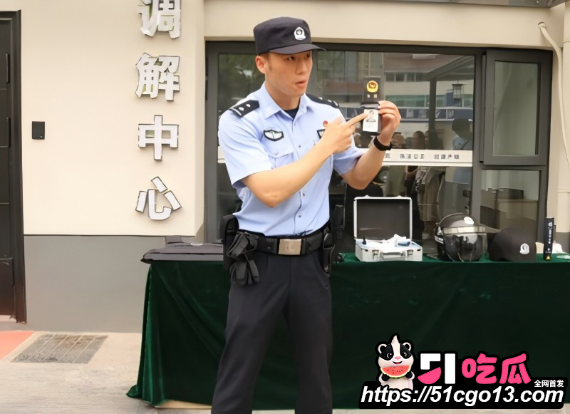 江苏溧阳反诈民警潘宇鑫打飞机视频05