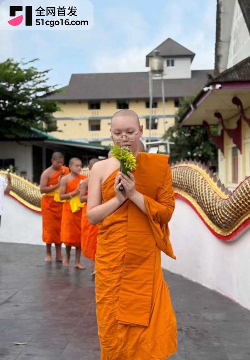 泰国眼镜僧提纳蓬克朗迪潜规则视频8