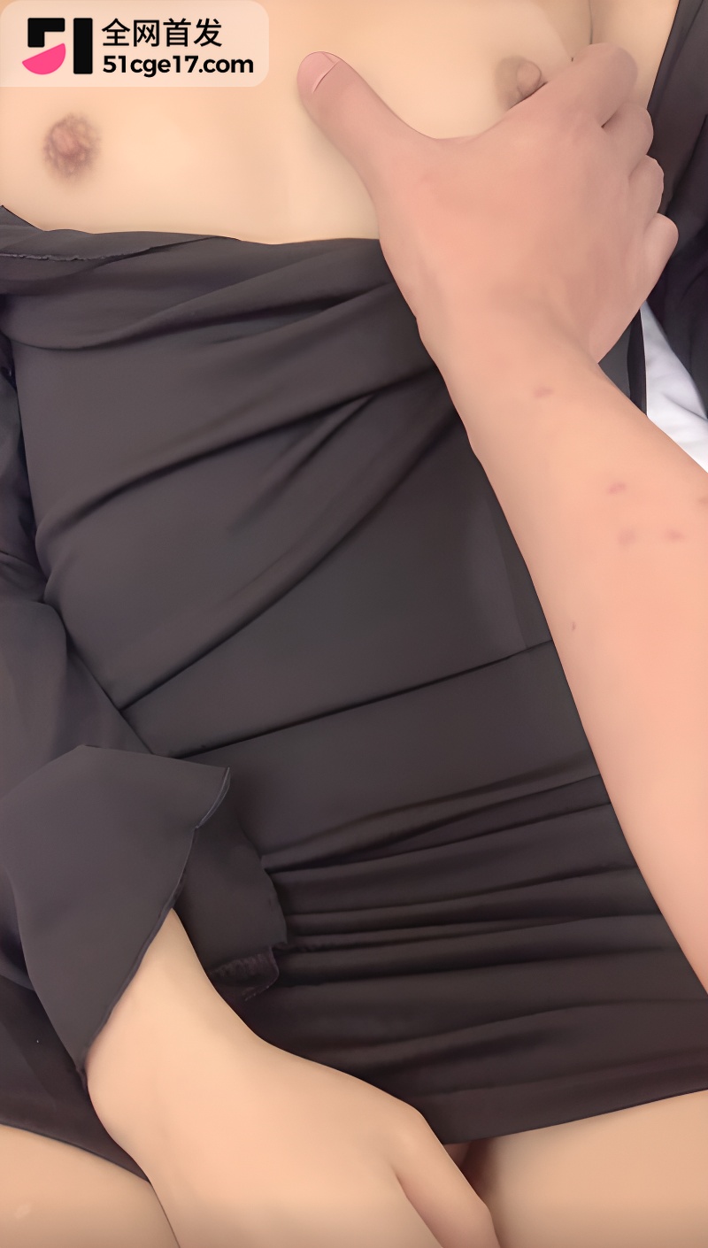 51原创乱伦姐弟情 后入操翻白虎萝莉学生妹3