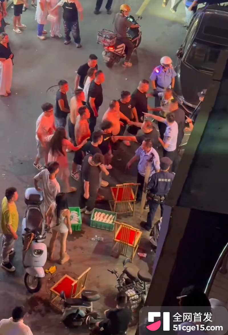 饭店酒后群殴视频流出 5 拷贝