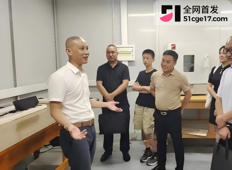 重庆理工大学教授 李旭 酒店私会Ngo副会长 2